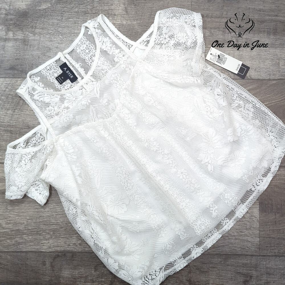 A. Byer Cold Shoulder Top Size M